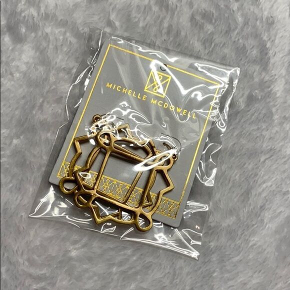 MICHELLE MCDOWELL EARRINGS - Gold - Picture 5 of 9